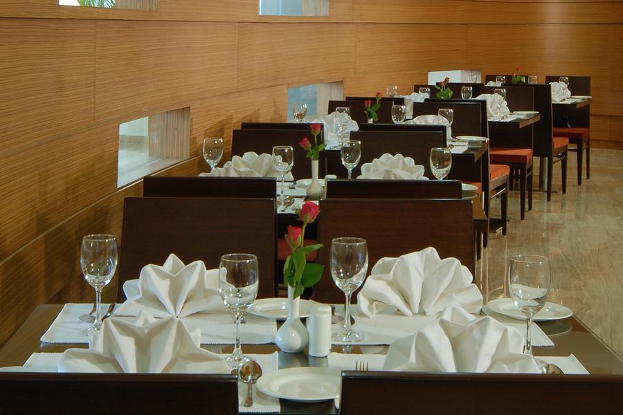 Hotel Sewa Grand Faridabad Bagian luar foto